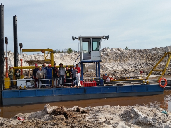 cutter suction dredger in Indonesia_副本.jpg